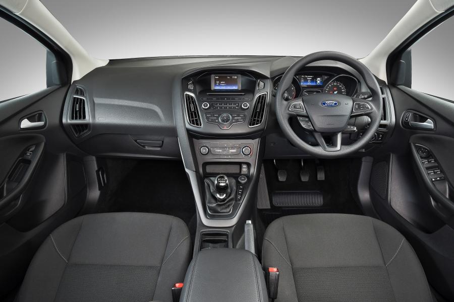 Ford Focus 2015 года  (ZA) (фото 15 из 20)